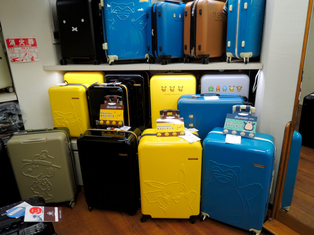 ポケモン POKEMONスーツケース。ジャガーカバン店3階